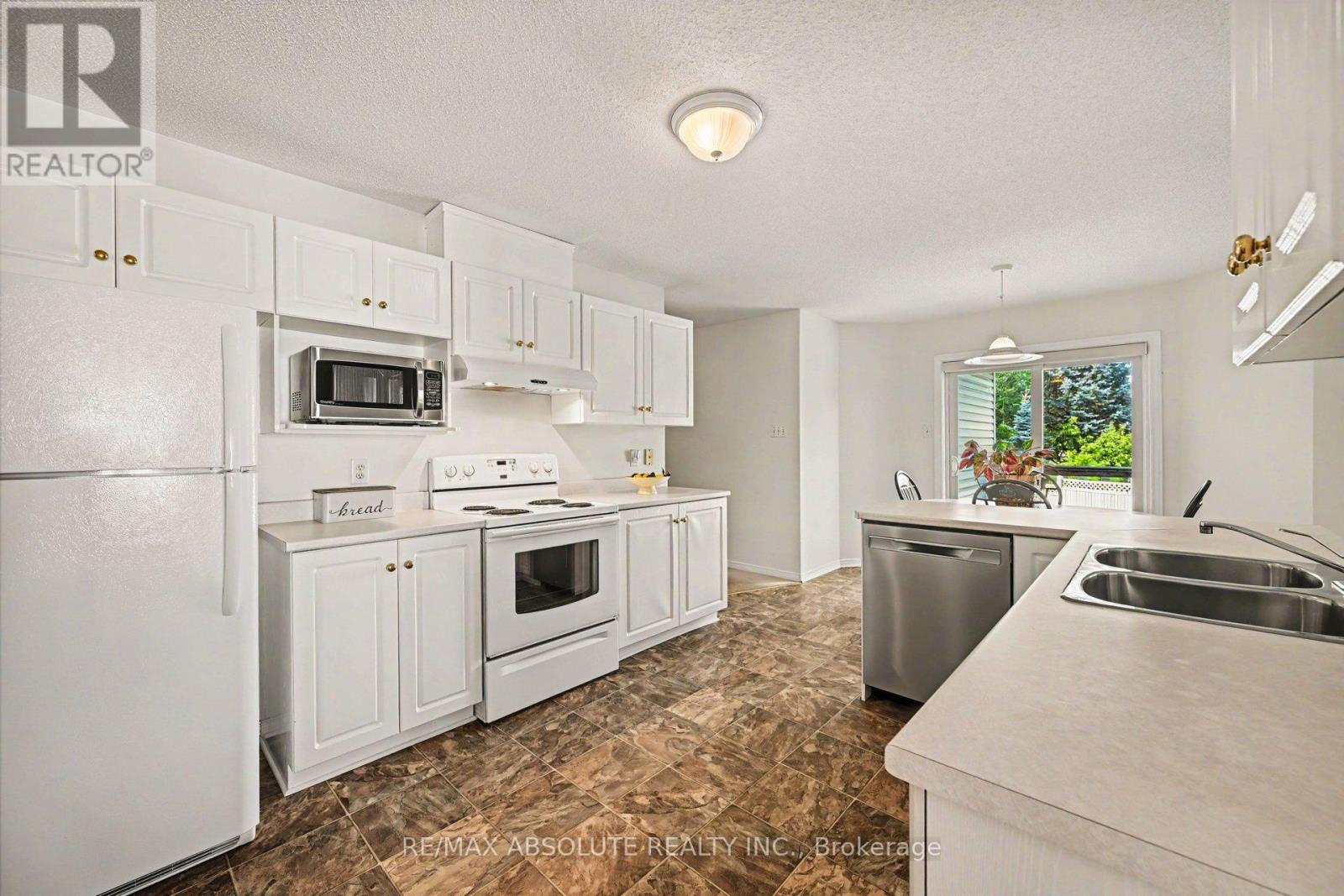 1 River Ridge Crescent Property Photo 13
