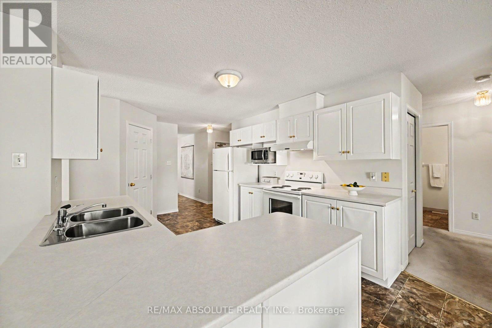1 River Ridge Crescent Property Photo 17