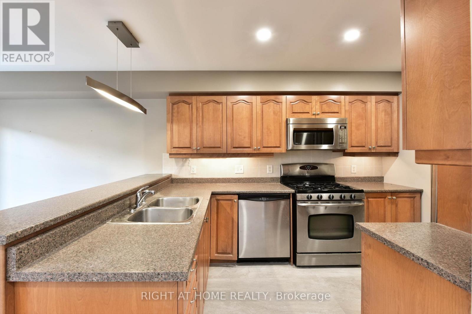 118 Braddock Private Property Photo 11
