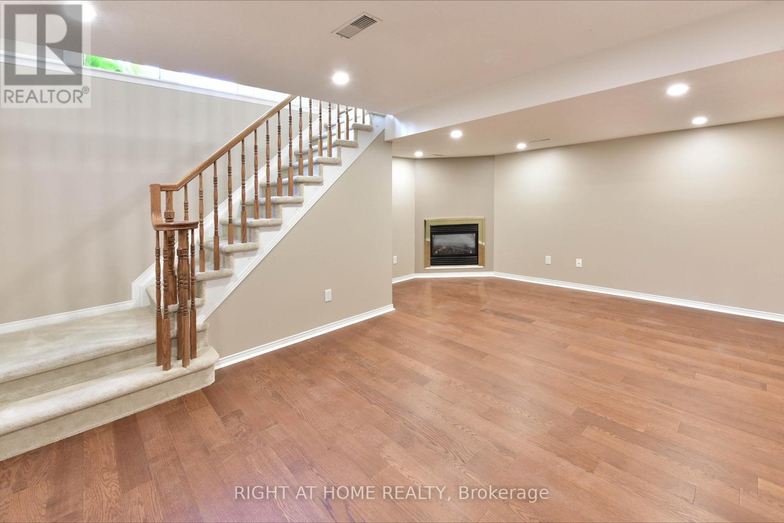 118 Braddock Private Property Photo 32
