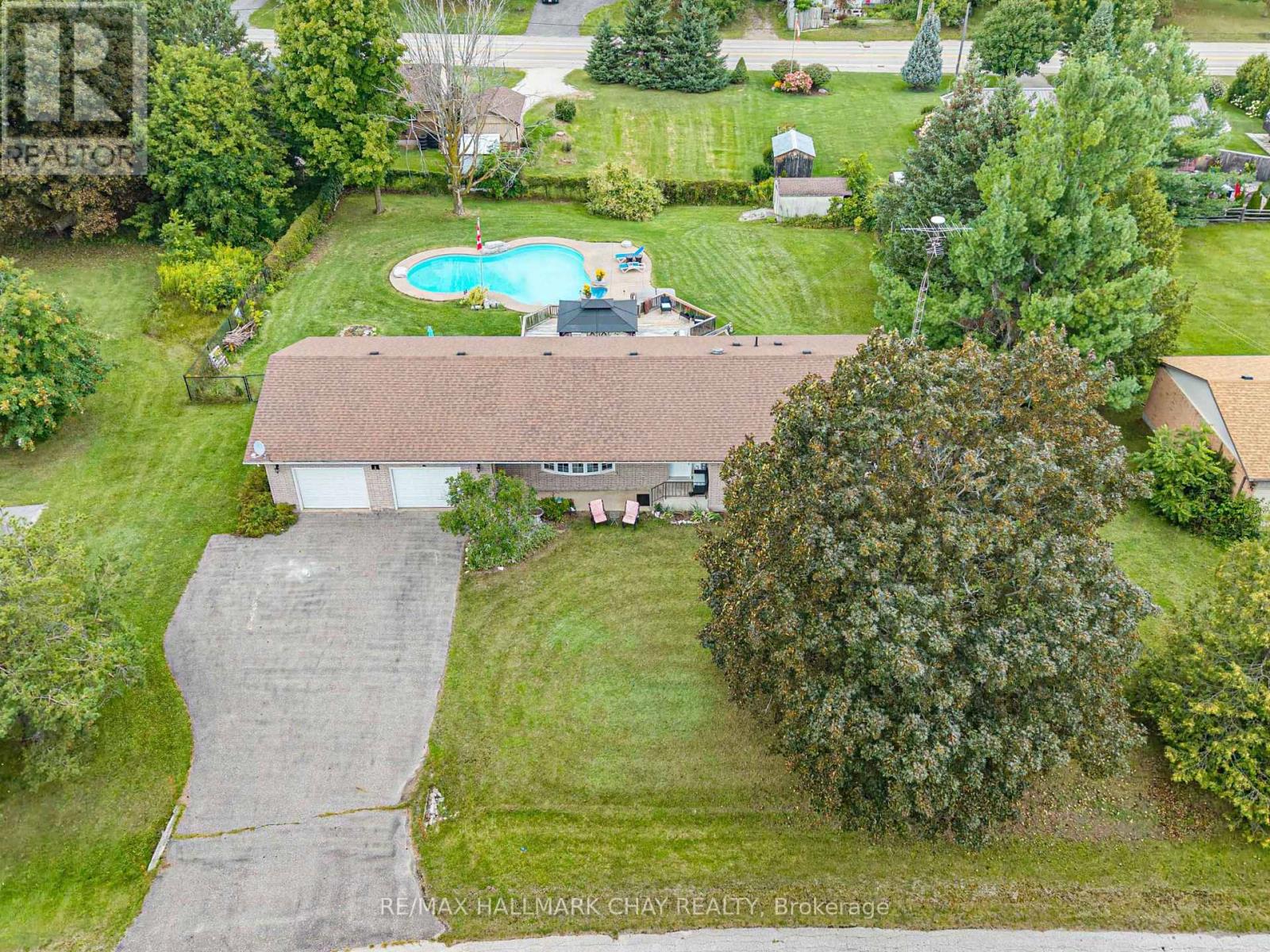6 Maes Crescent Property Photo 1