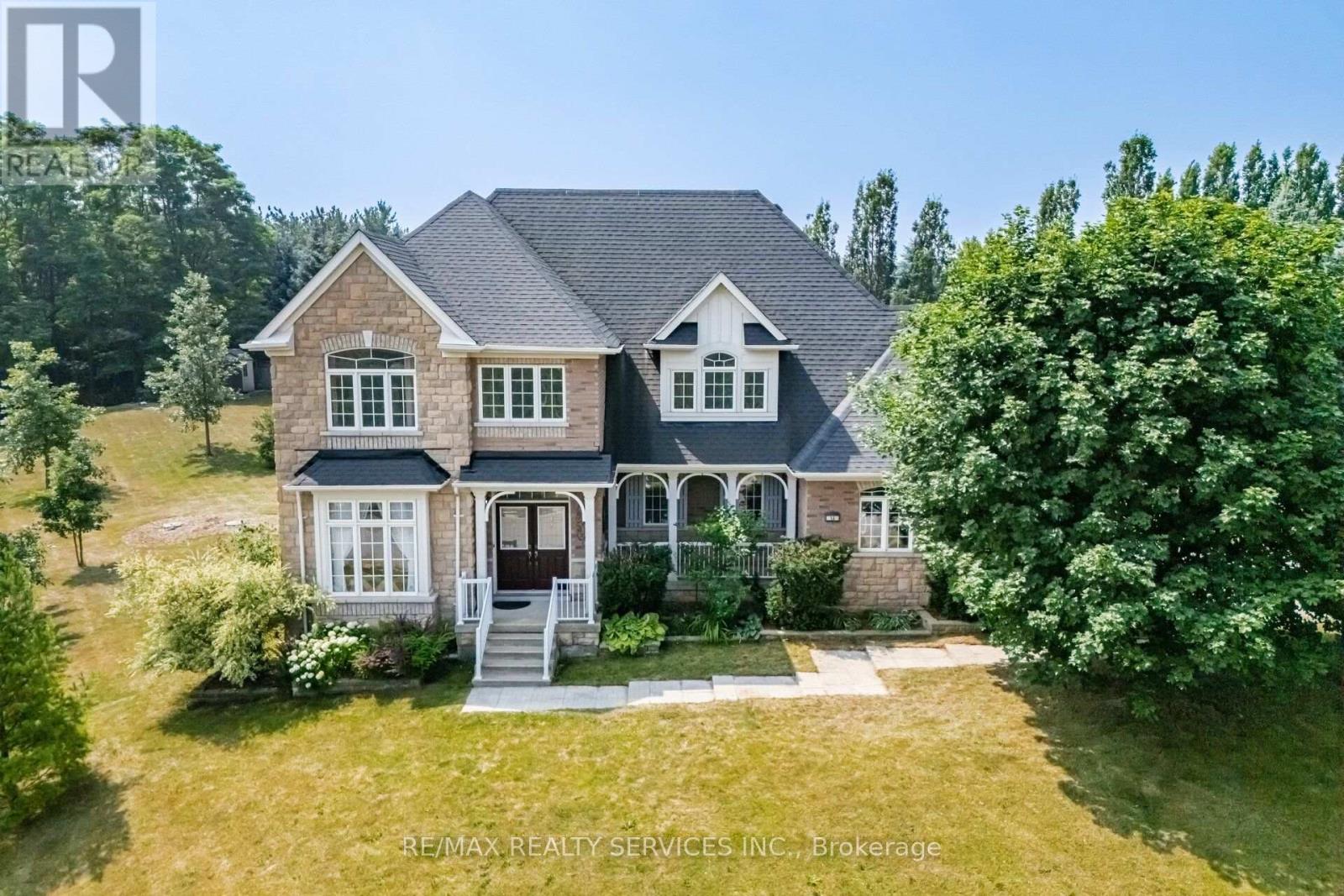 15 Upper Canada Drive Property Photo 1
