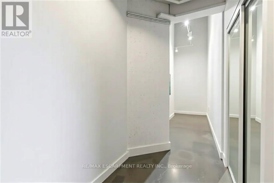 106 - 66 Bay Street S Property Photo 6