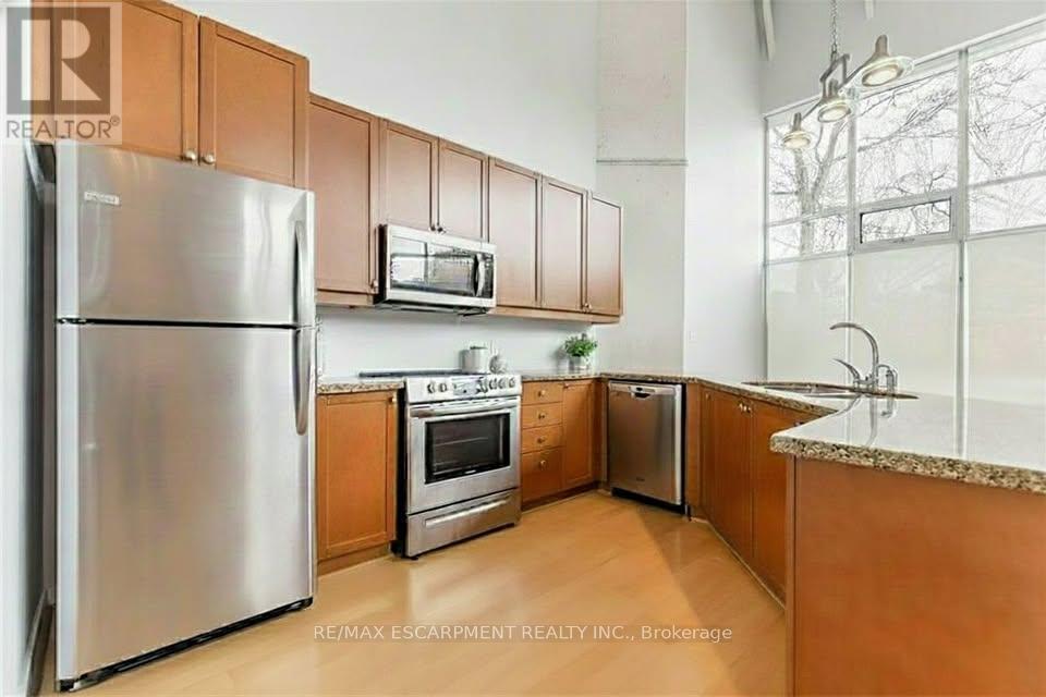106 - 66 Bay Street S Property Photo 8