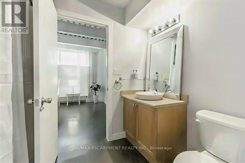 106 - 66 Bay Street S Property Photo 20