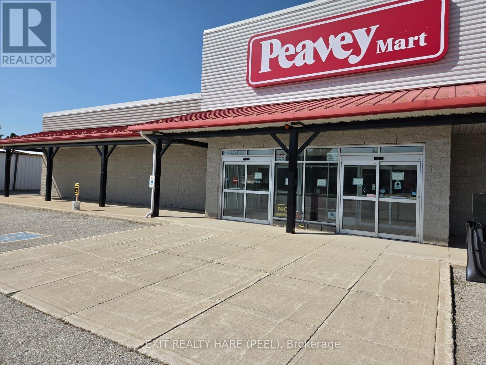 2954a Ontario Street Property Photo 4