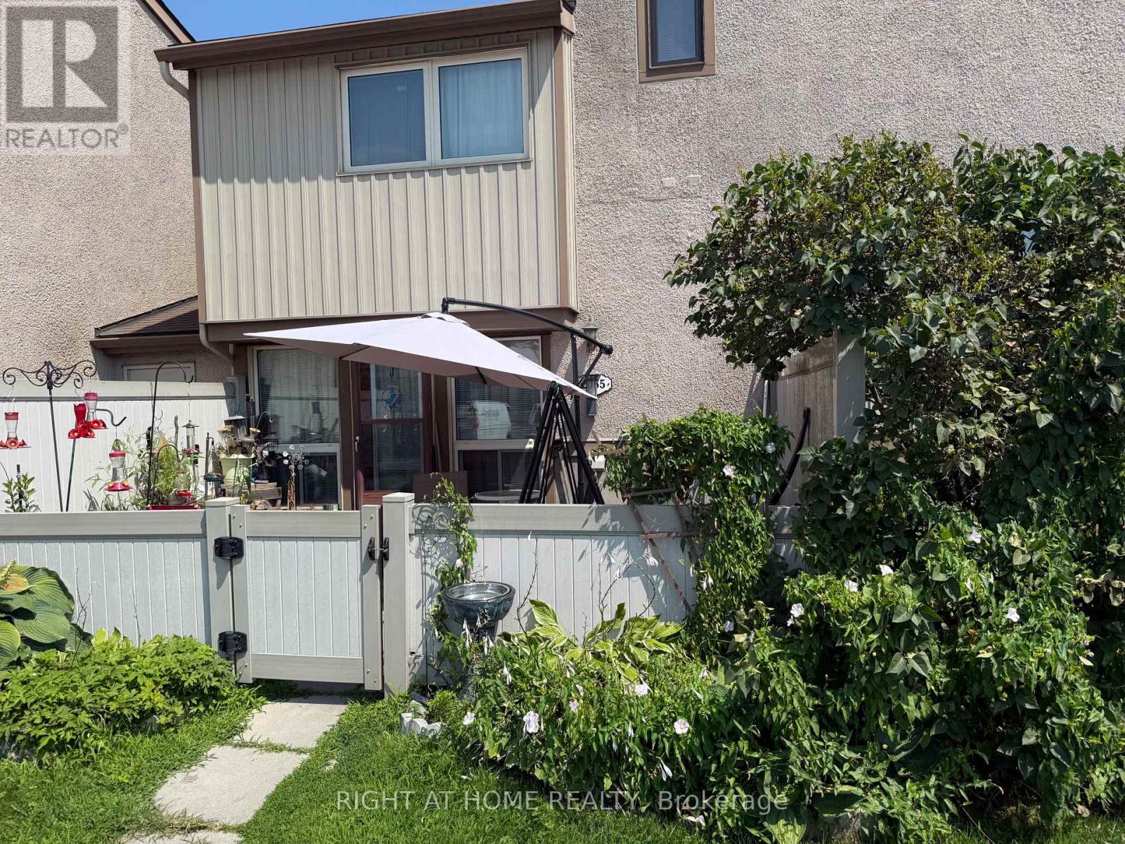 2055 Stonehenge Crescent Property Photo 3