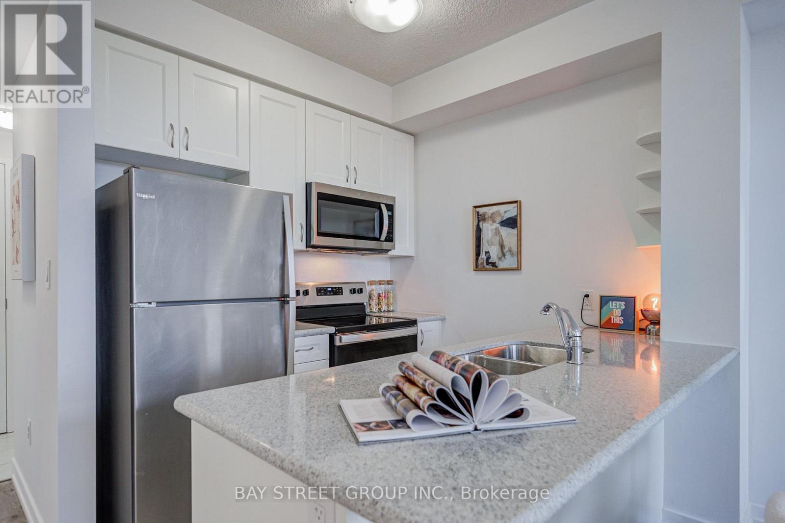 313 - 450 Dundas Street E Property Photo 5