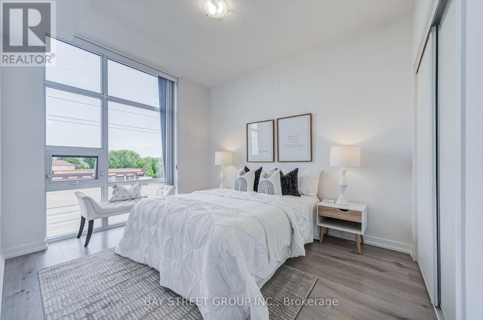 313 - 450 Dundas Street E Property Photo 18