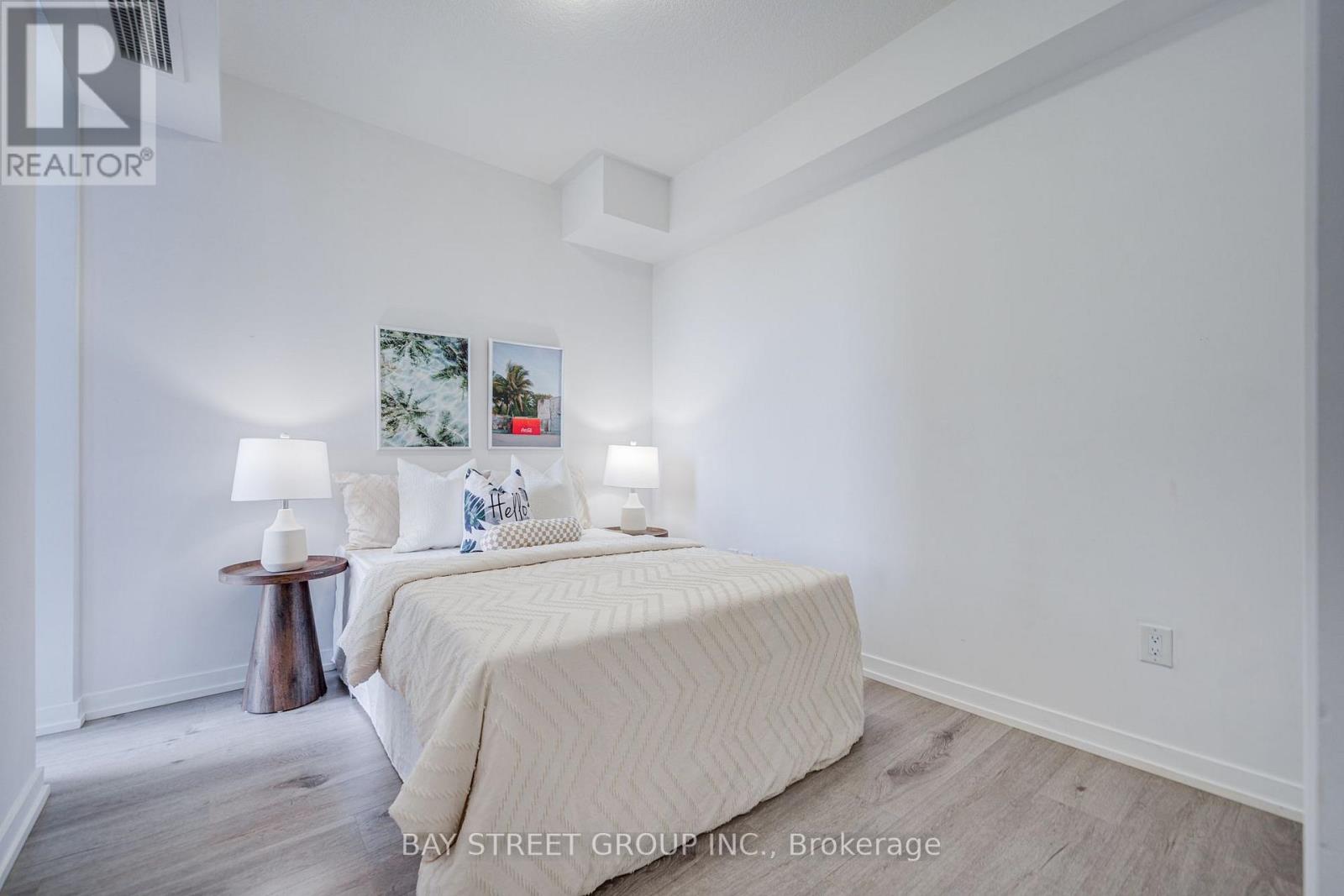 313 - 450 Dundas Street E Property Photo 24