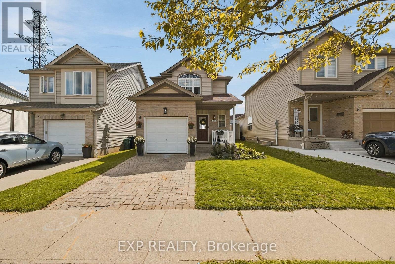 116 Henhoeffer Crescent Property Photo 2