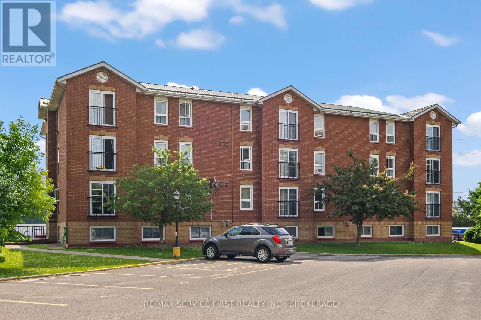 105 - 550 Talbot Place Property Photo 1