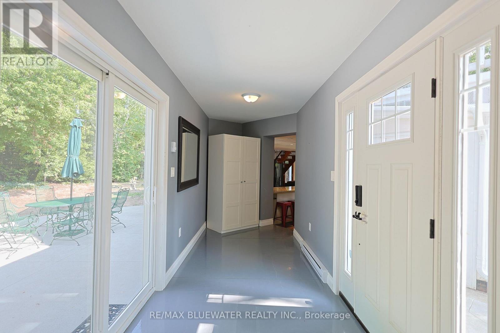 9994 Edward Street Property Photo 12