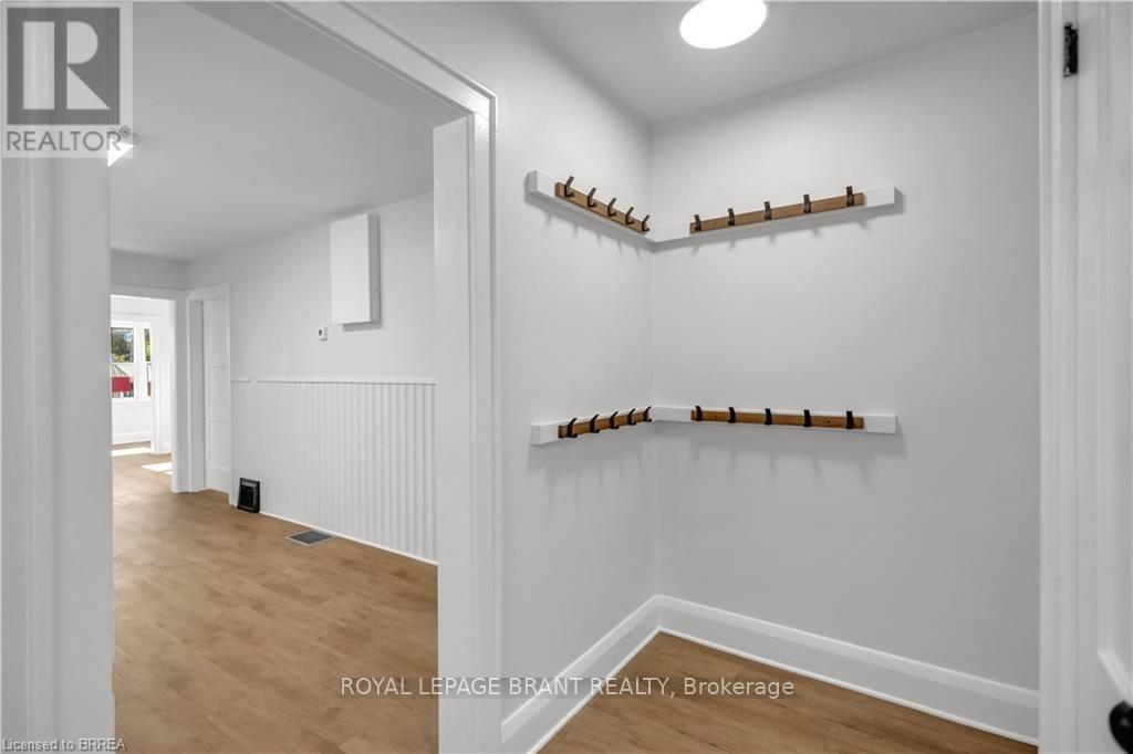 136 King Street Property Photo 8