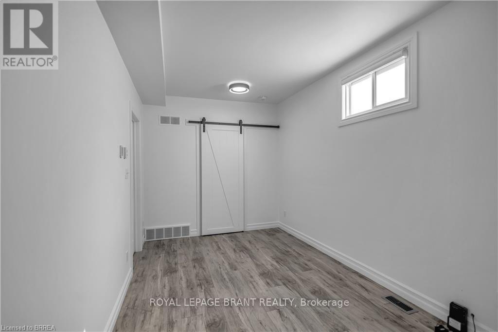 136 King Street Property Photo 31