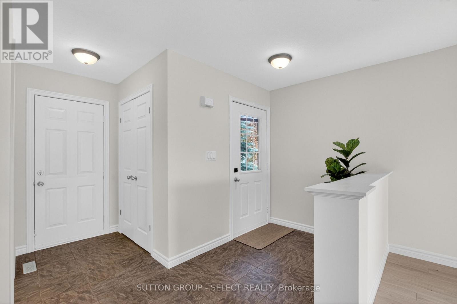 1893 Stackhouse Crescent Property Photo 5
