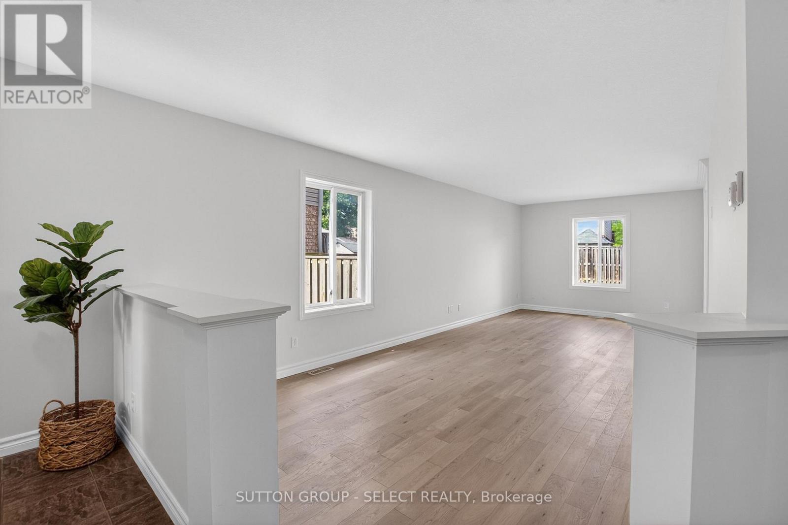1893 Stackhouse Crescent Property Photo 7