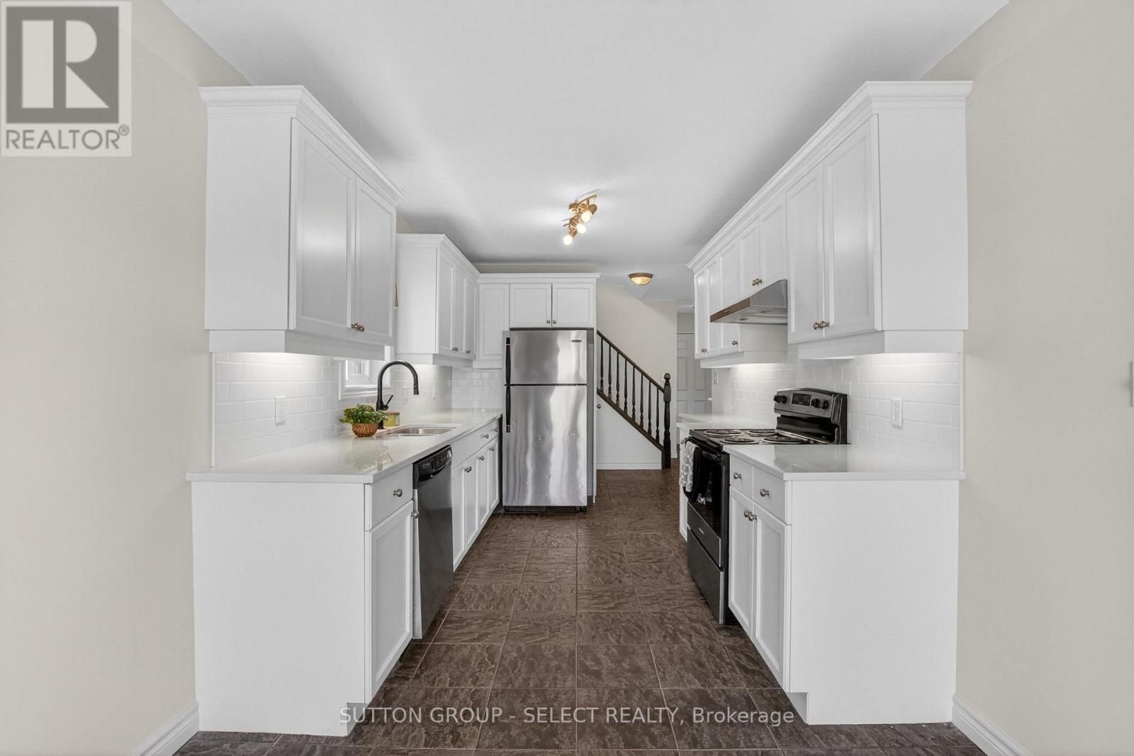 1893 Stackhouse Crescent Property Photo 11
