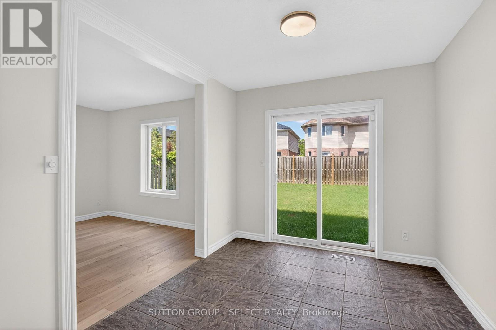 1893 Stackhouse Crescent Property Photo 16