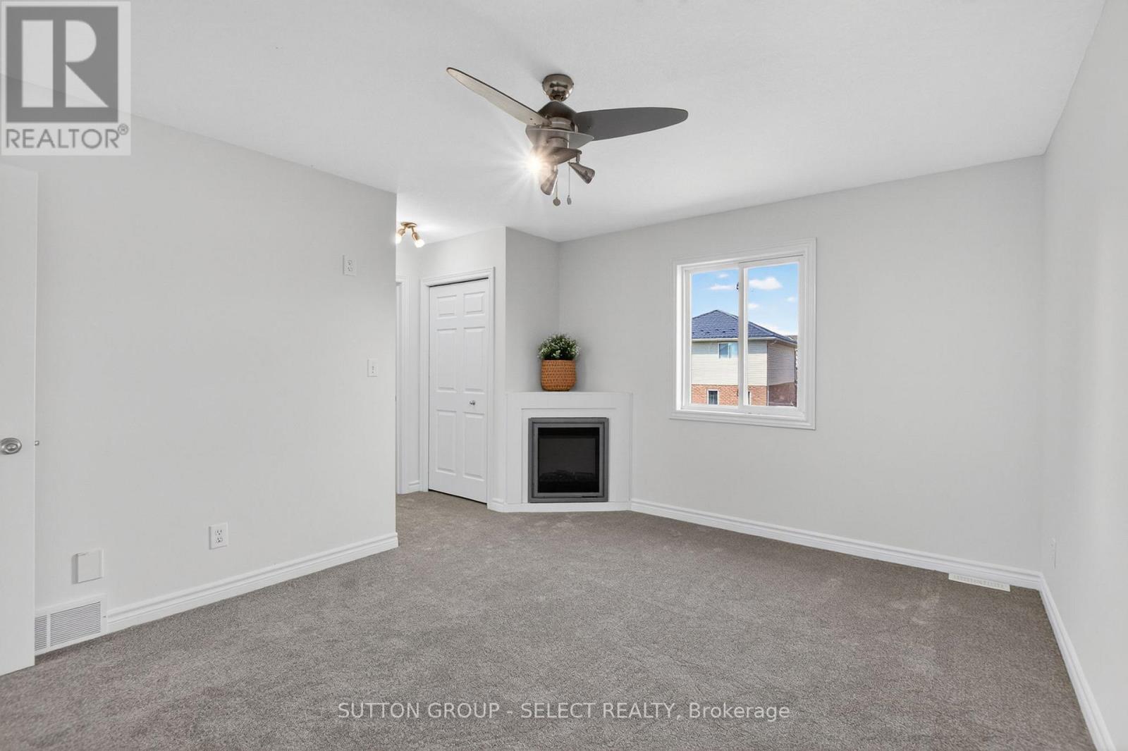 1893 Stackhouse Crescent Property Photo 26