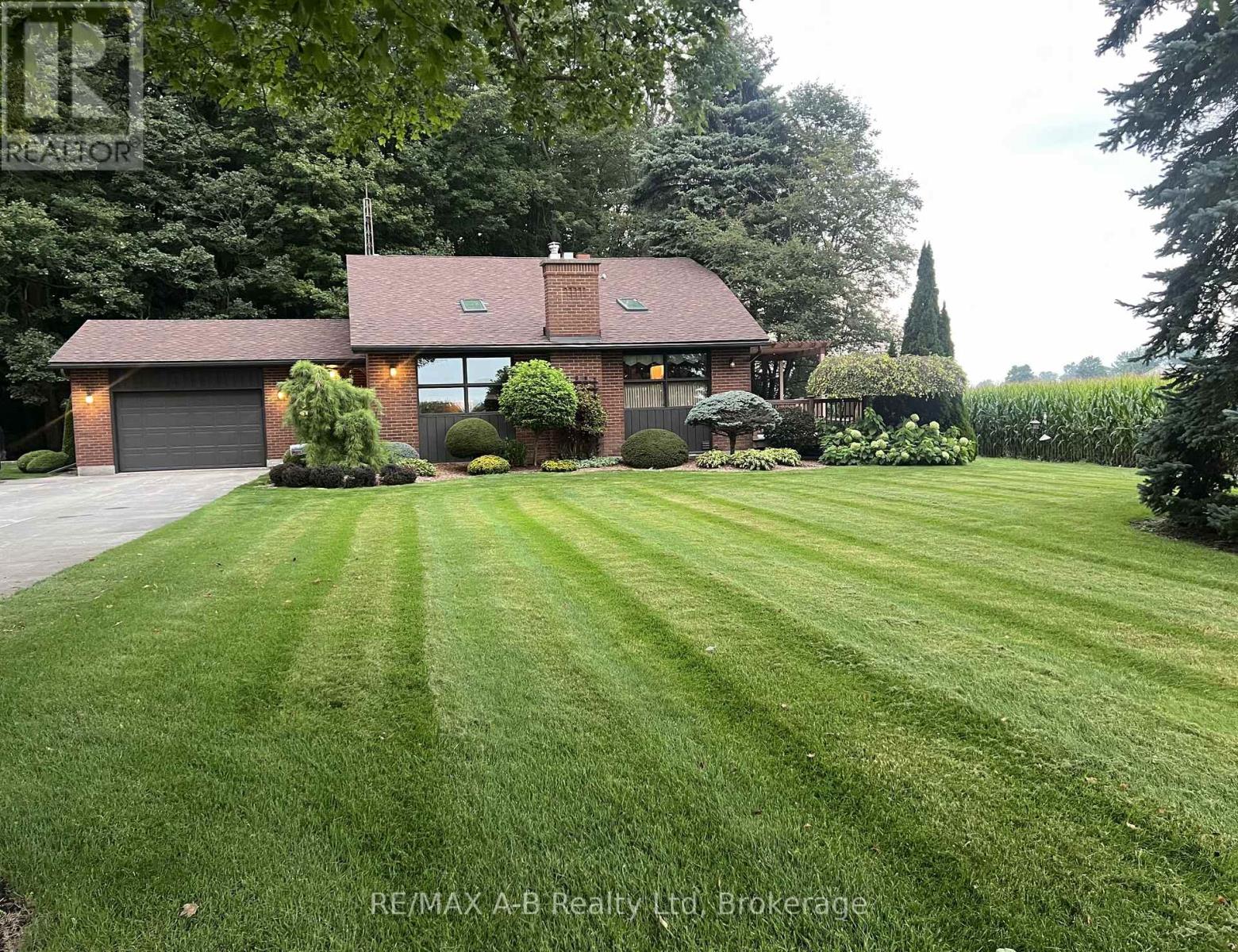 924951 Cassel Side Road Property Photo 1