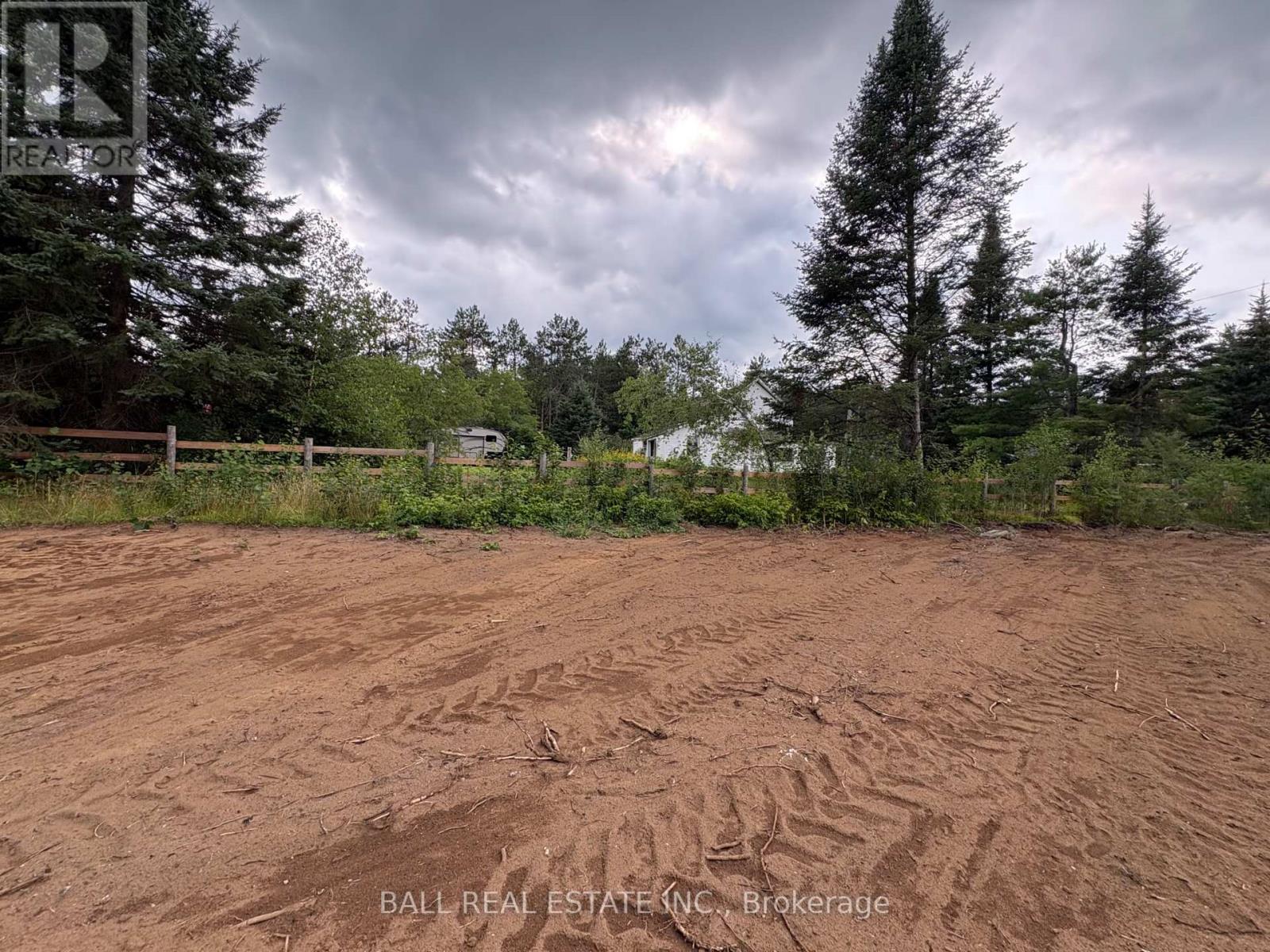 0 The Avenue Property Photo 2