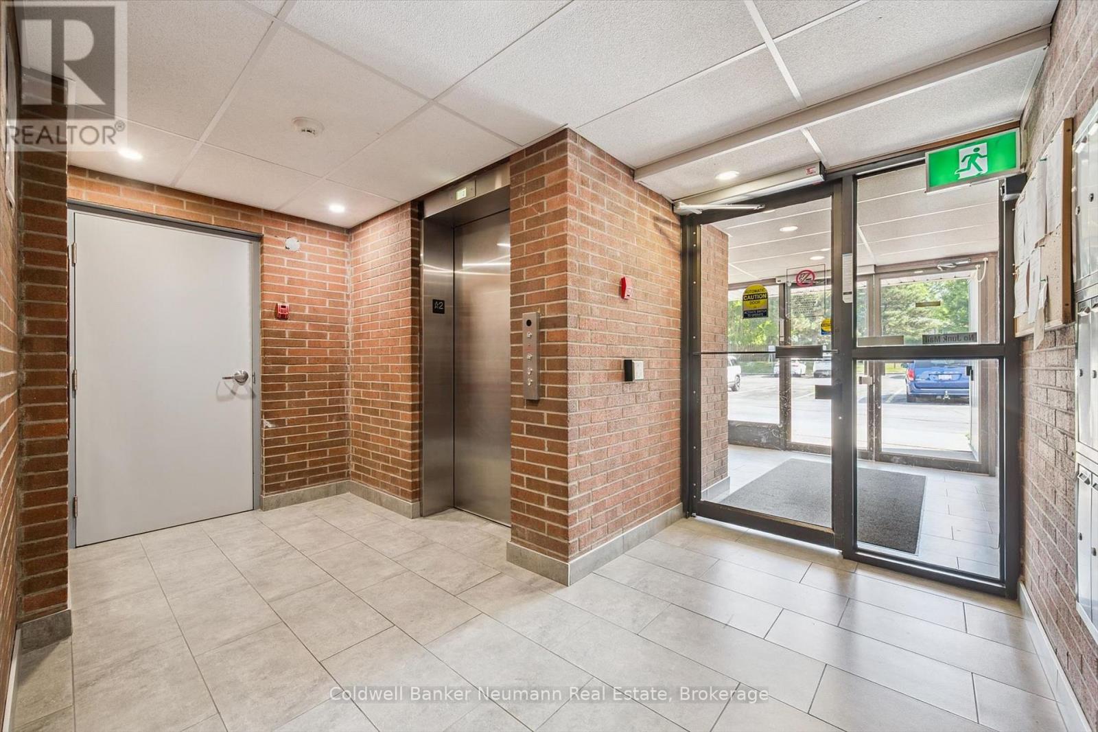 407 - 65 Silvercreek Parkway N Property Photo 4