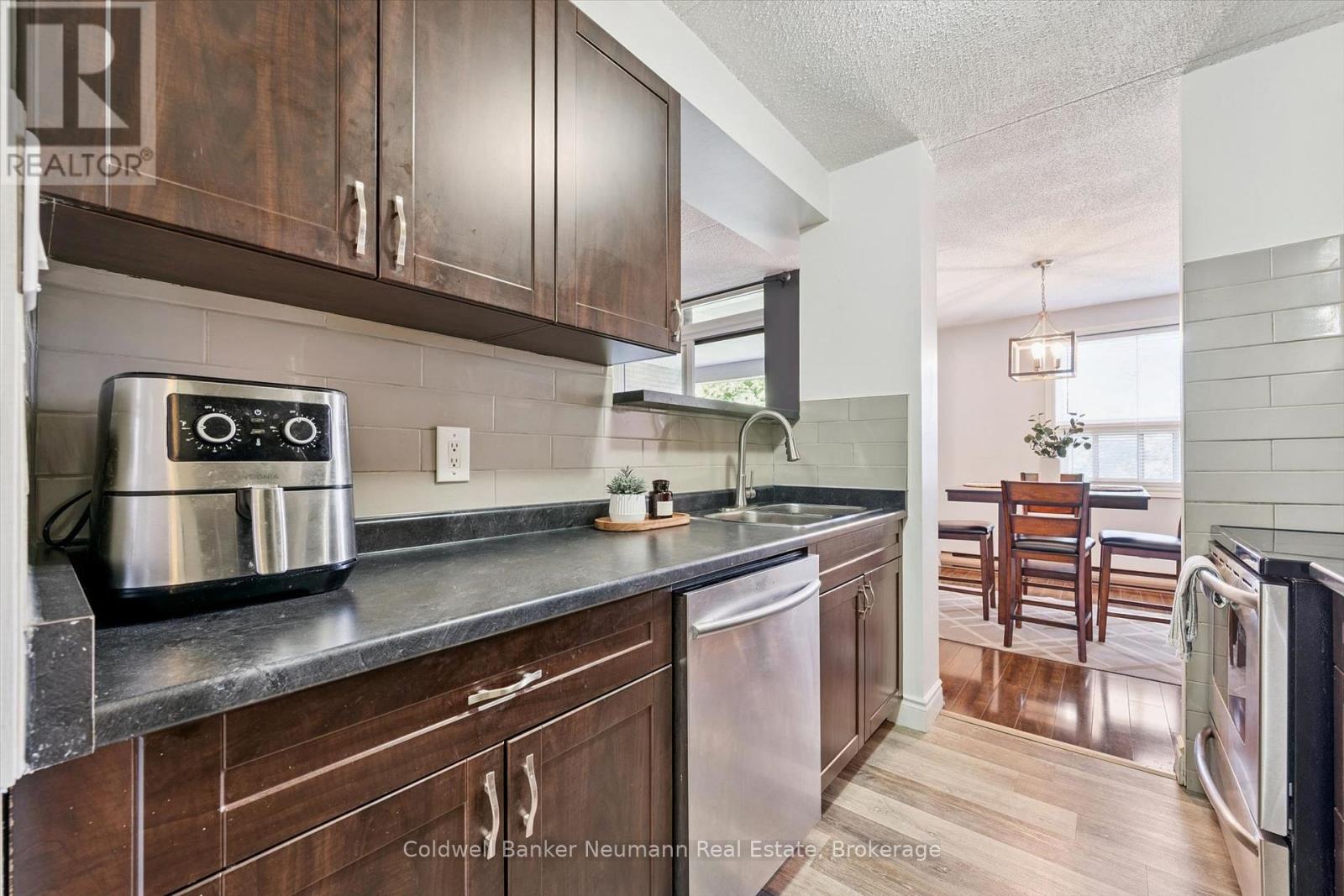 407 - 65 Silvercreek Parkway N Property Photo 9