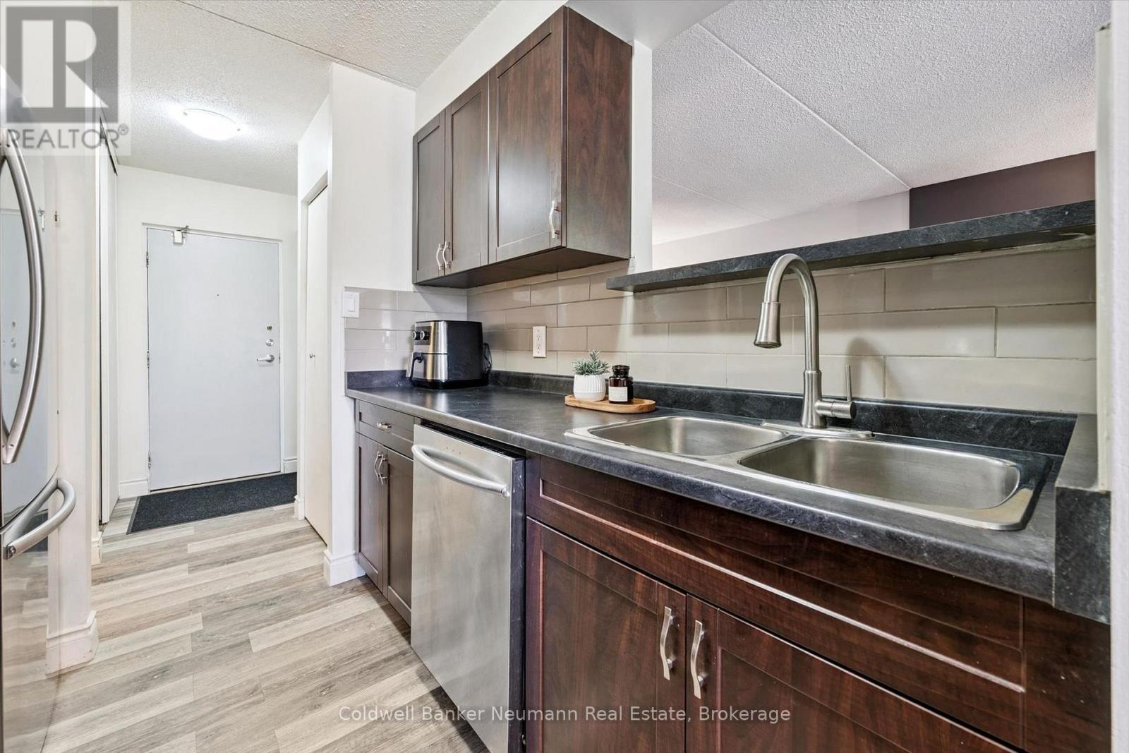 407 - 65 Silvercreek Parkway N Property Photo 29