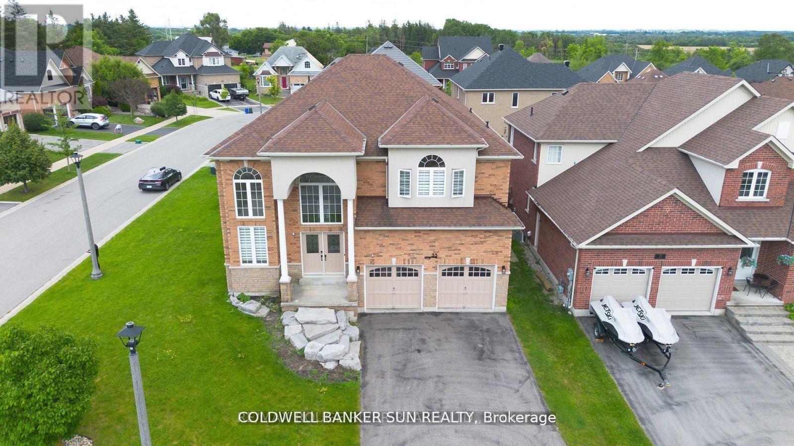 33 ELLIS CRESCENT