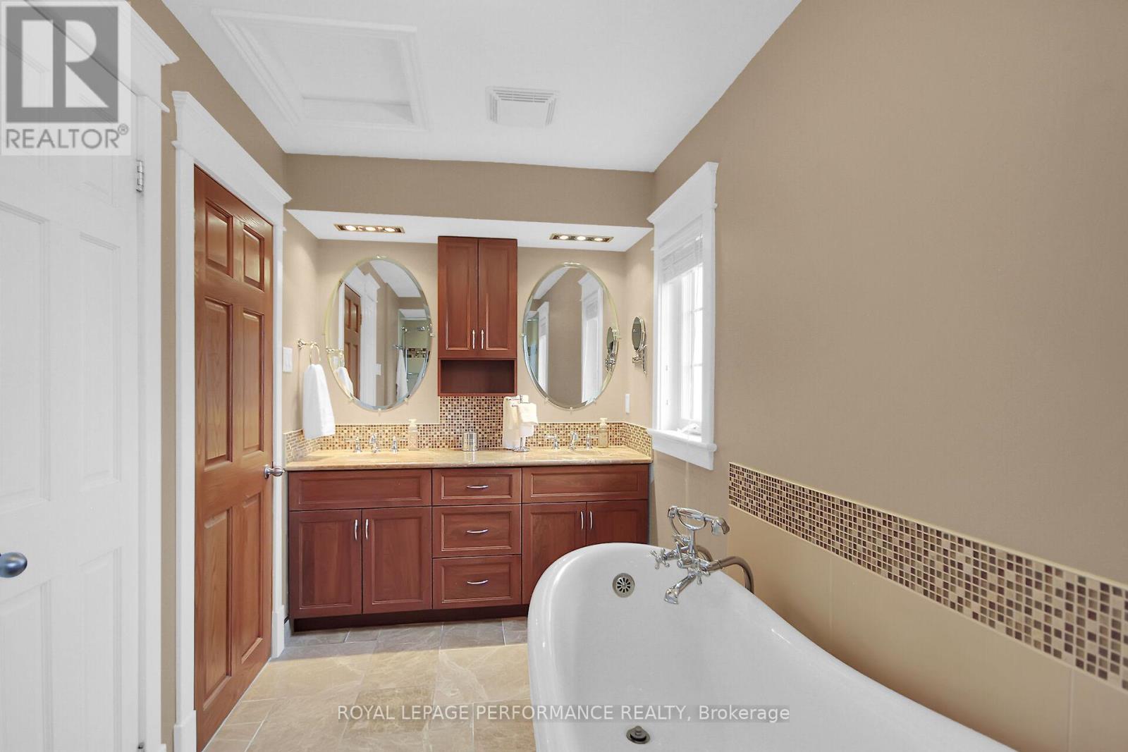 9374 Marvelville Road Property Photo 38