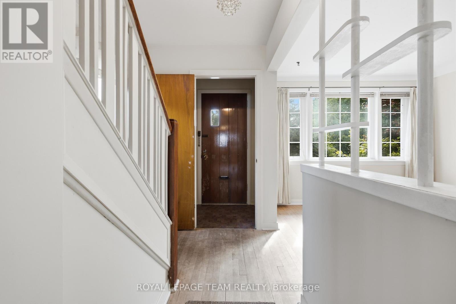1020 Riddell Avenue S Property Photo 3