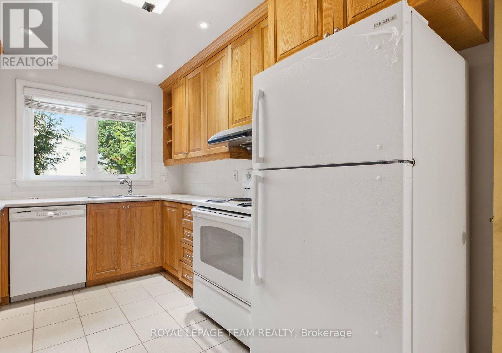 1020 Riddell Avenue S Property Photo 9