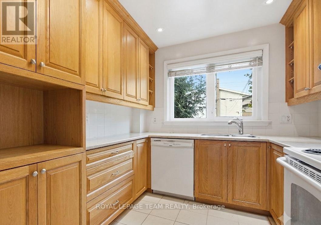 1020 Riddell Avenue S Property Photo 10
