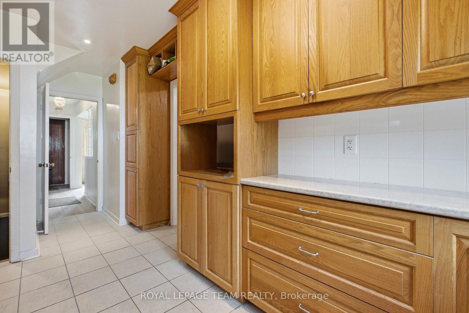 1020 Riddell Avenue S Property Photo 11