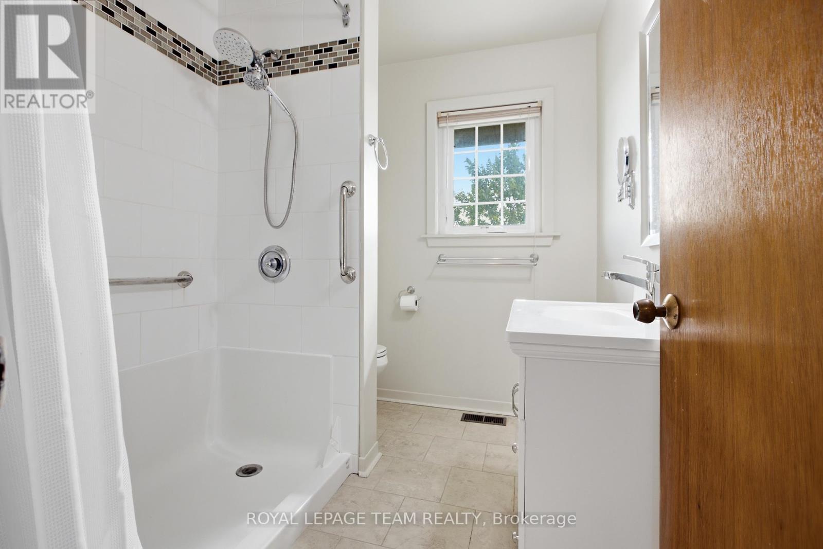 1020 Riddell Avenue S Property Photo 16