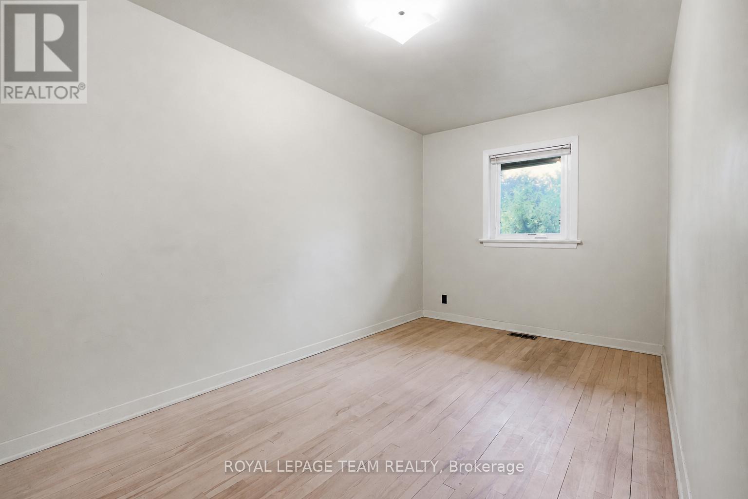 1020 Riddell Avenue S Property Photo 20