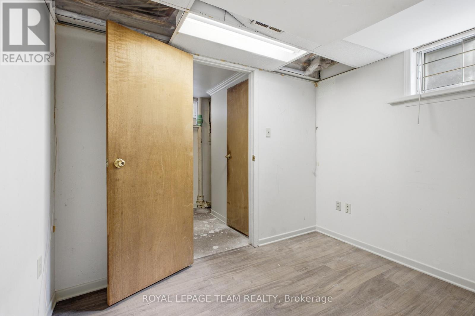 1020 Riddell Avenue S Property Photo 27