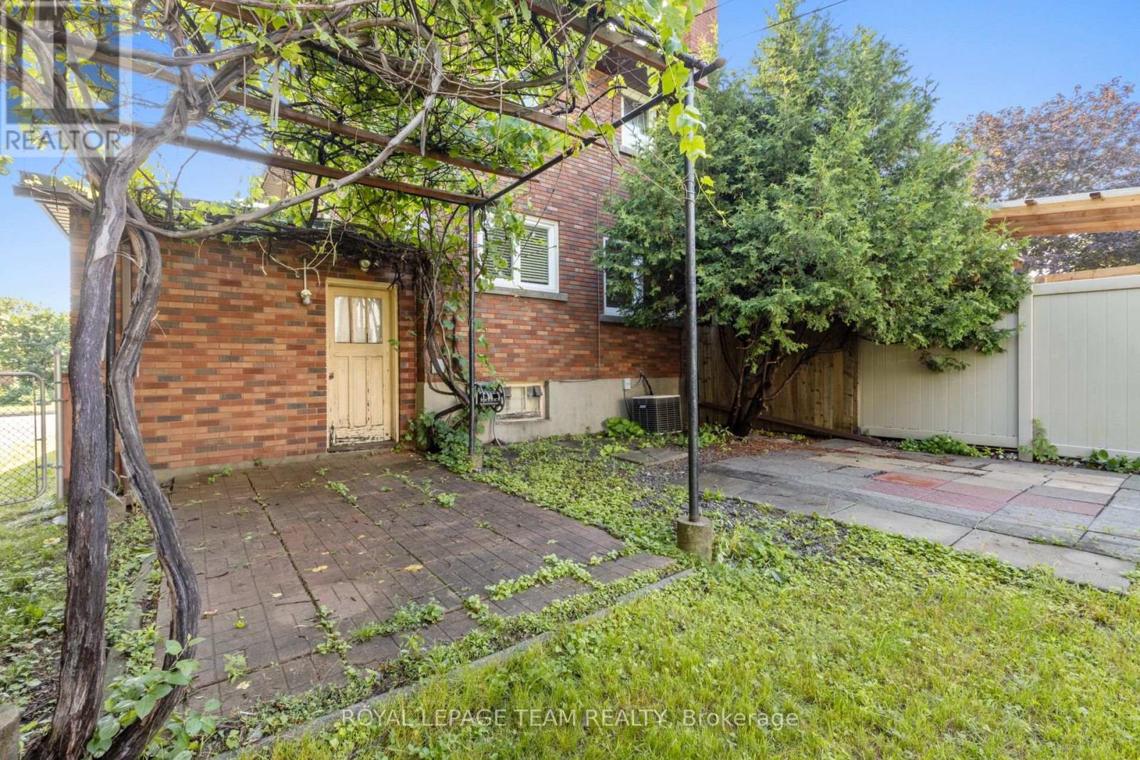 1020 Riddell Avenue S Property Photo 31
