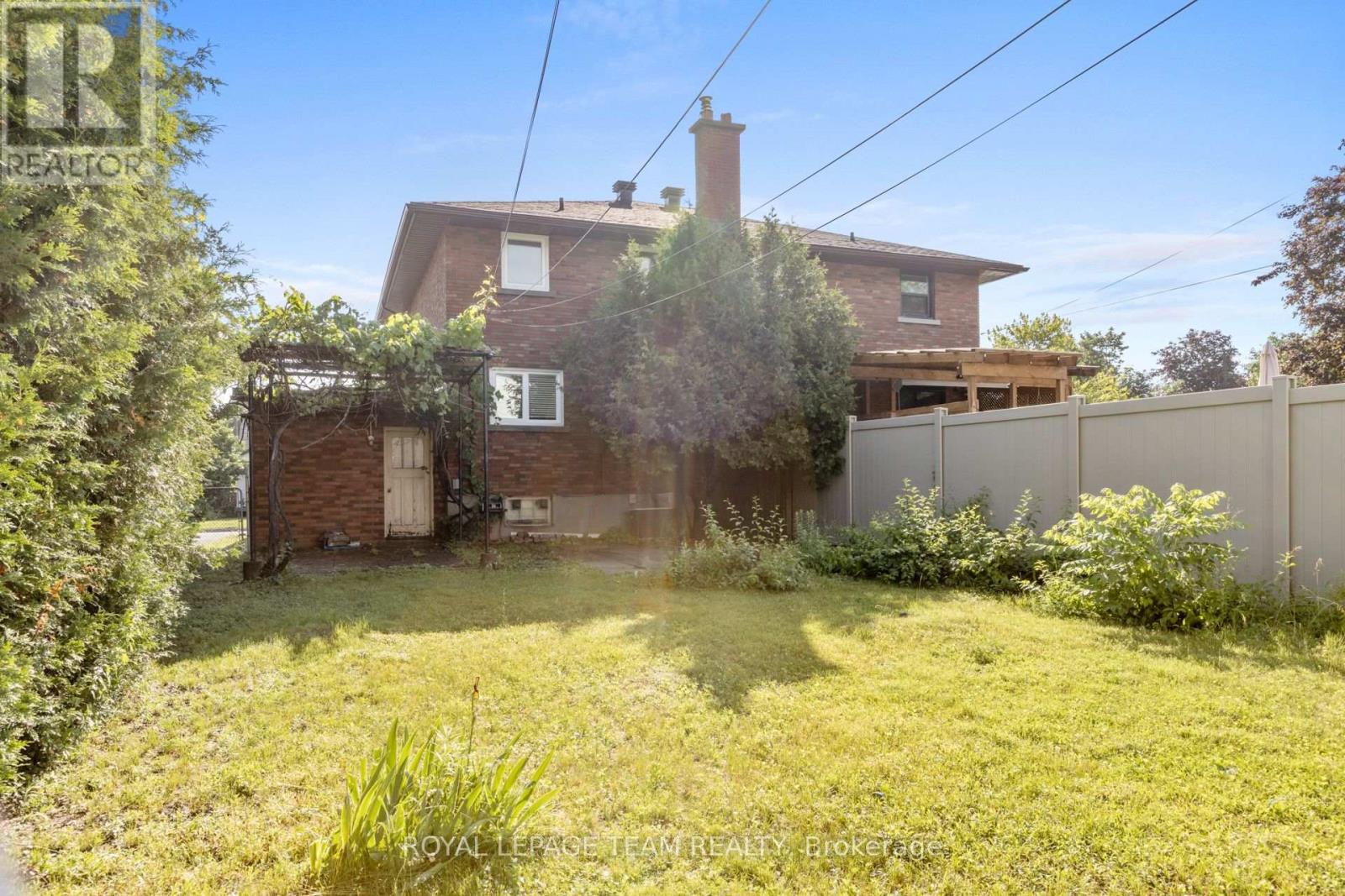 1020 Riddell Avenue S Property Photo 32