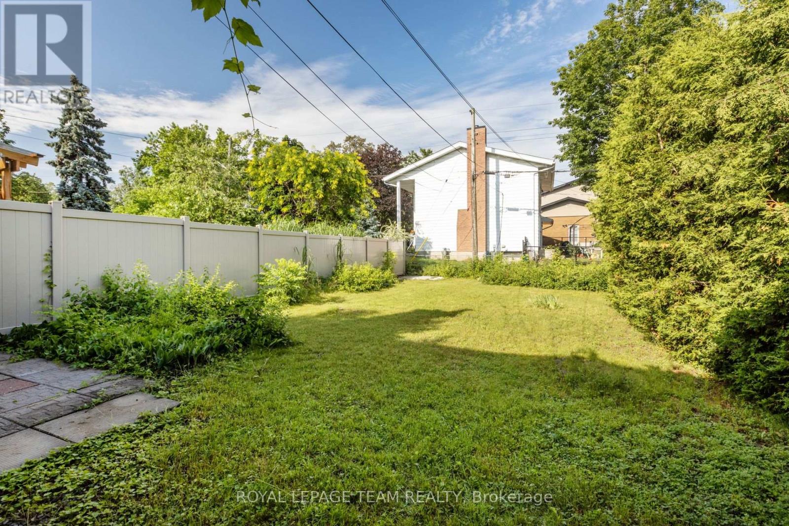 1020 Riddell Avenue S Property Photo 33