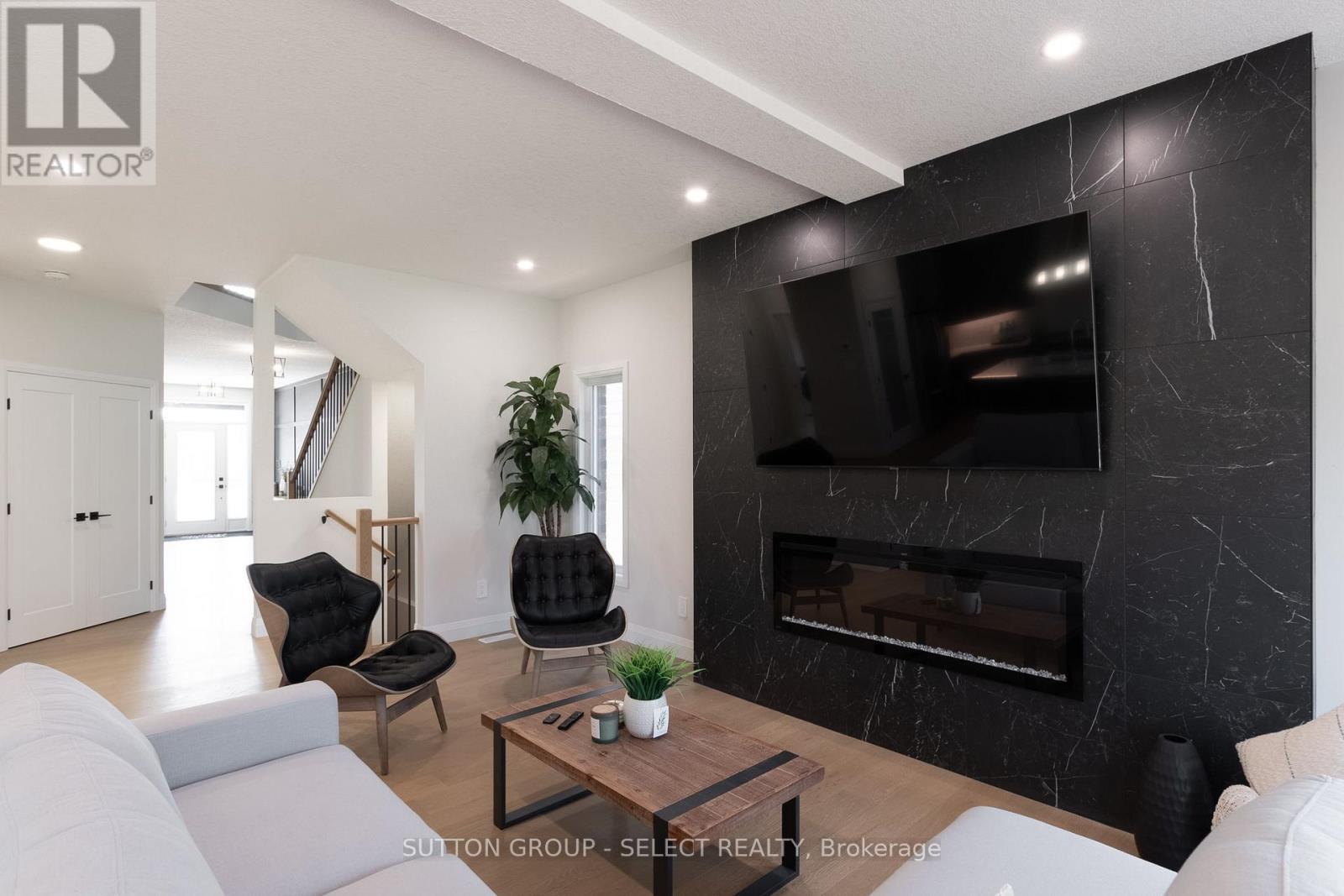 6342 Heathwoods Avenue Property Photo 7