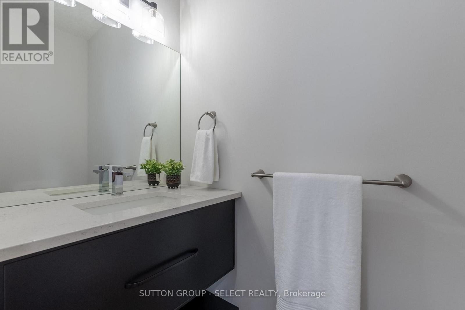 6342 Heathwoods Avenue Property Photo 14