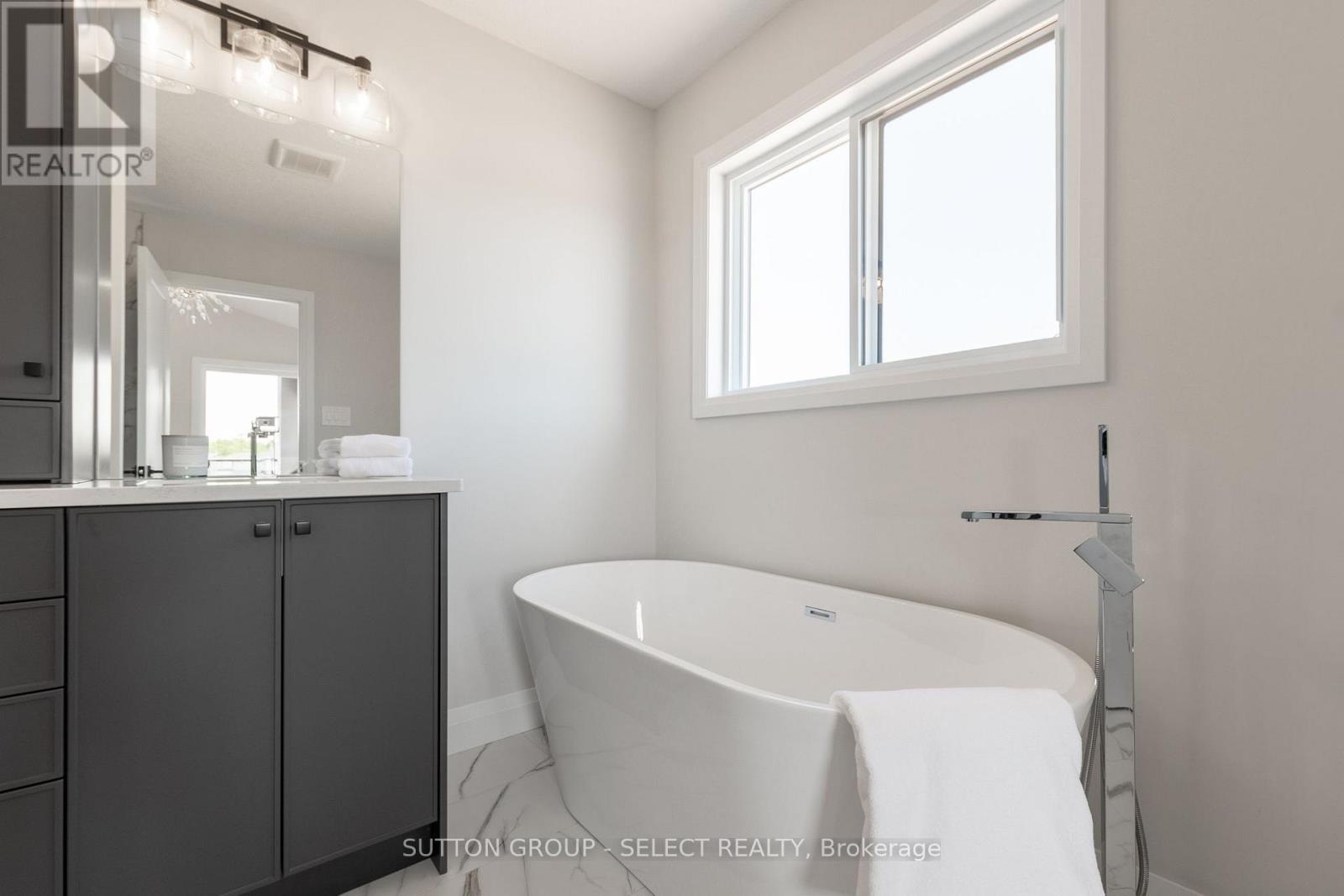 6342 Heathwoods Avenue Property Photo 20