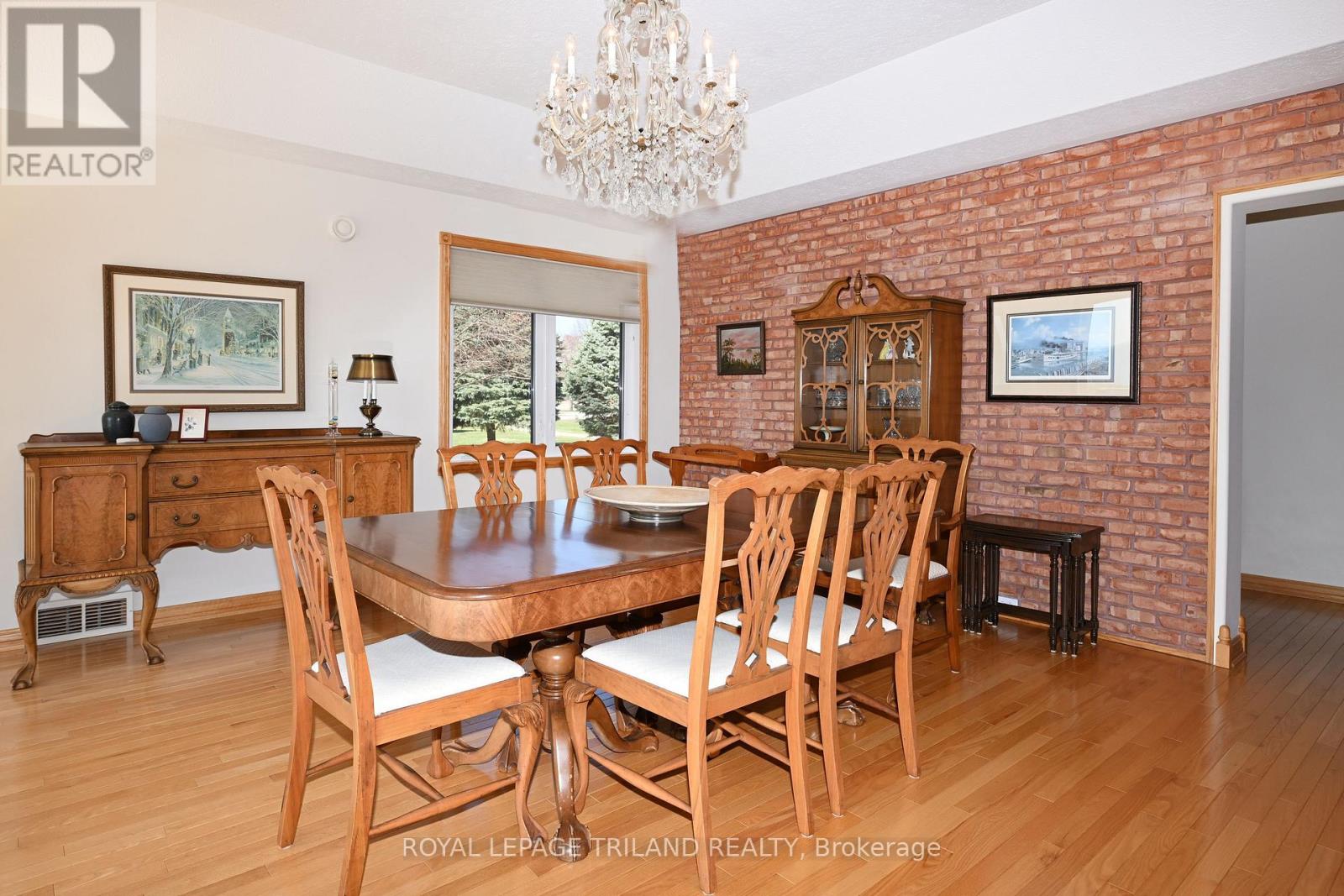 7154 Talbot Trail Property Photo 8