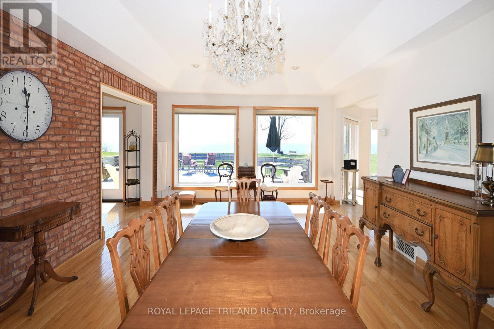 7154 Talbot Trail Property Photo 9