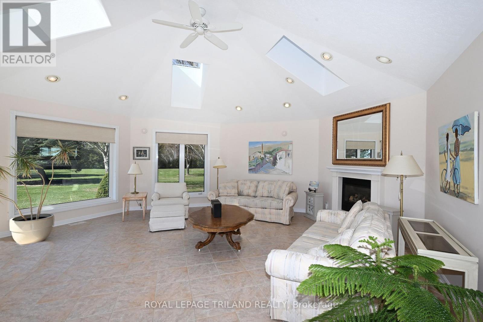 7154 Talbot Trail Property Photo 11