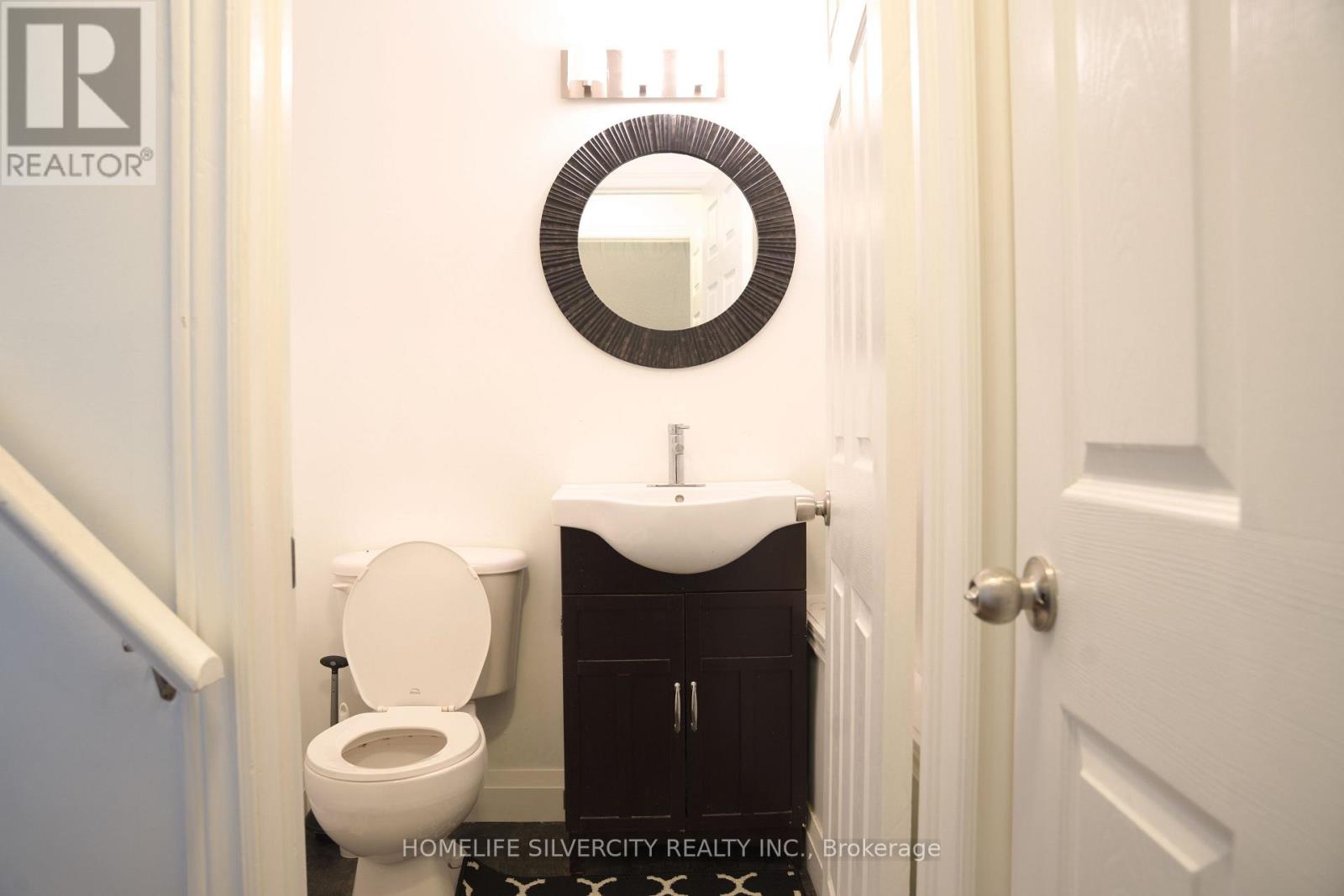 685 North Leaksdale Circle Property Photo 9