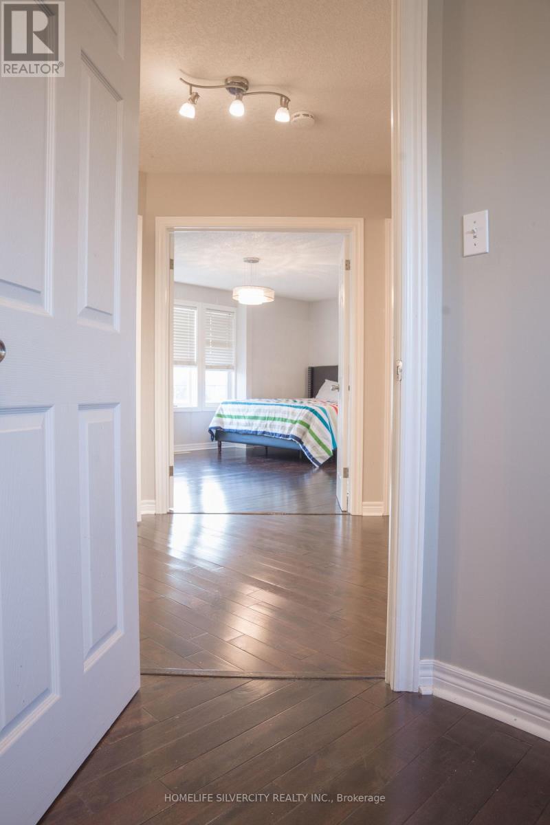 685 North Leaksdale Circle Property Photo 12