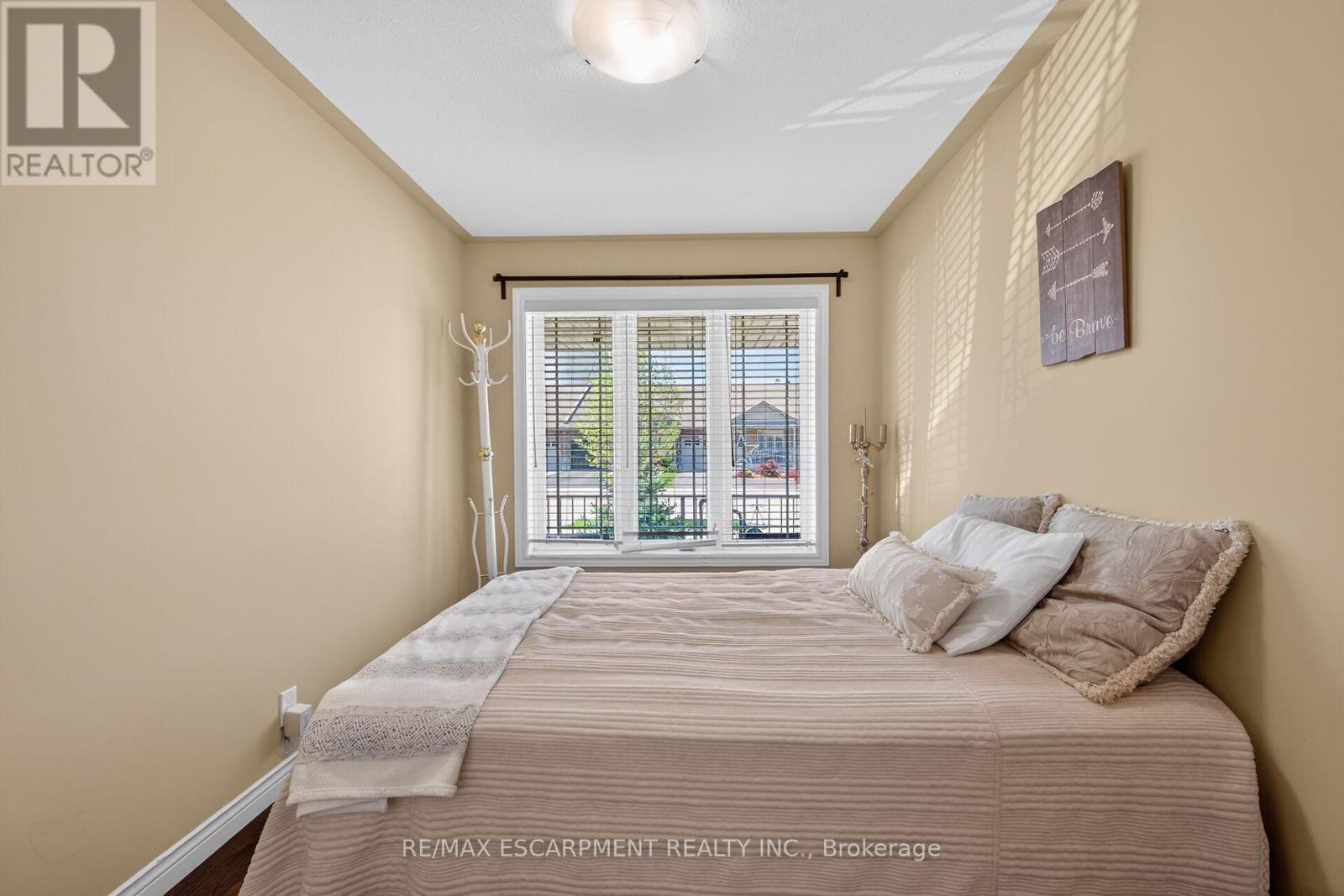 10 Emily Street Property Photo 10